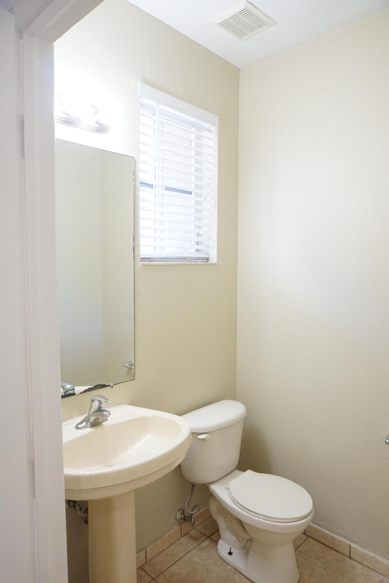 1964 Flamingo Place Riviera Beach, FL 33404 - Photo 10 of 32 DSC07864
