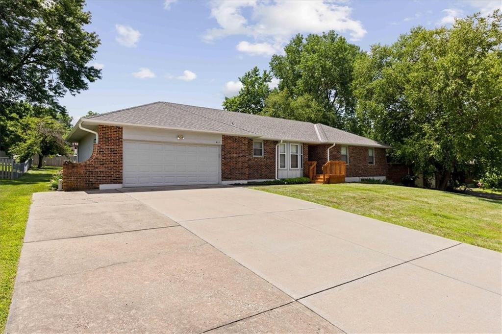 617 West Walnut Street Raymore, MO 64083 - Photo 1 of 25
