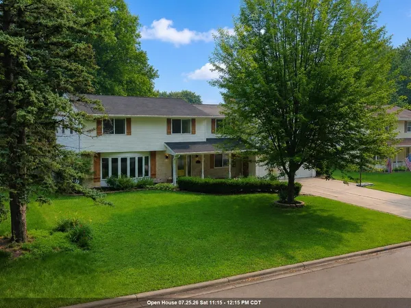 $450,000 | 559 Hilltop Drive, Green Bay, WI 54301