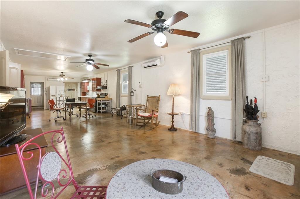 1010 Angela Street Arabi, LA 70032 - Photo 4 of 33