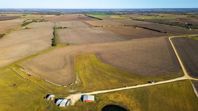 $750,000 | 462 County Road 462, Thorndale, TX 76577