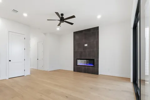 $695,000 | 1418 Caywood Lane, Unit C, Houston, TX 77055