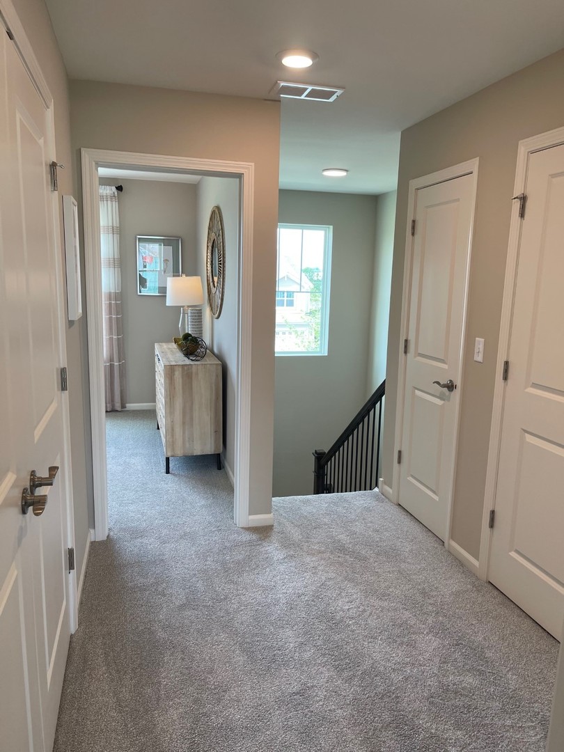 1091 Atterberg Road, Unit 3902 South Elgin, IL 60177 - Photo 15 of 18 Gallery Image 15