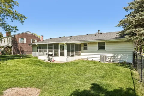 $379,900 | 311 West 4th Avenue, Elkhorn, WI 53121