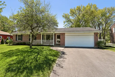$379,900 | 311 West 4th Avenue, Elkhorn, WI 53121