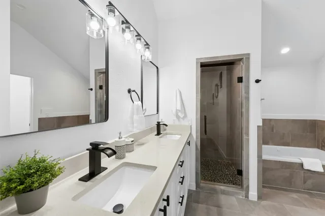 $1,400,000 | 14300 Summit View Drive, Leander, TX 78641