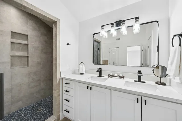 $1,400,000 | 14300 Summit View Drive, Leander, TX 78641