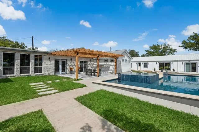 $1,400,000 | 14300 Summit View Drive, Leander, TX 78641