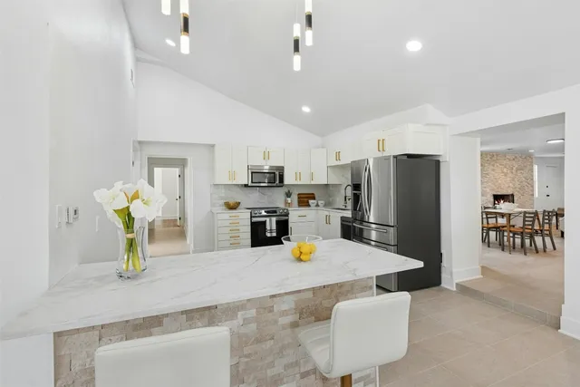 $1,400,000 | 14300 Summit View Drive, Leander, TX 78641