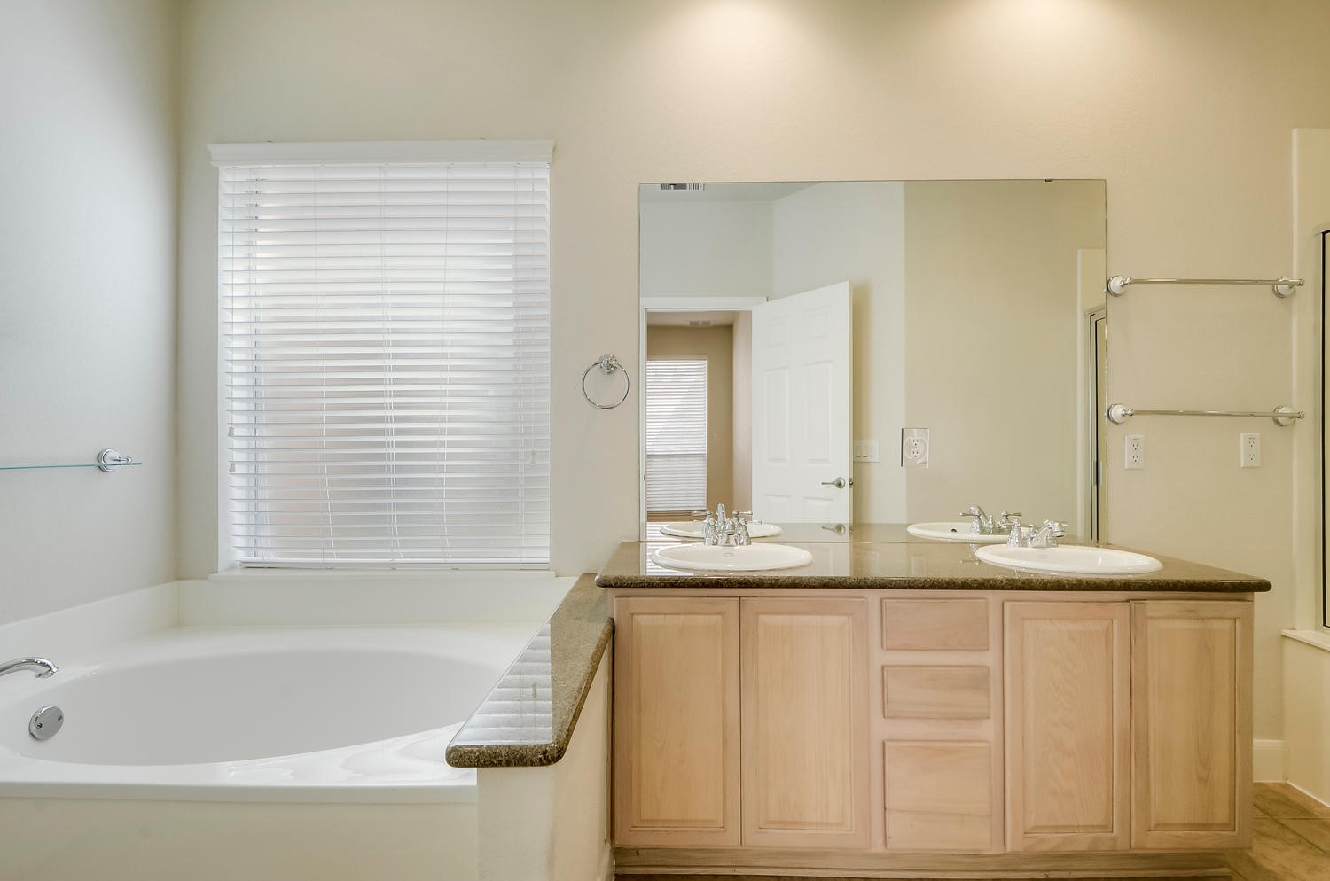 14812 Avery Ranch Boulevard, Unit 12 Austin, TX 78717 - Photo 18 of 38