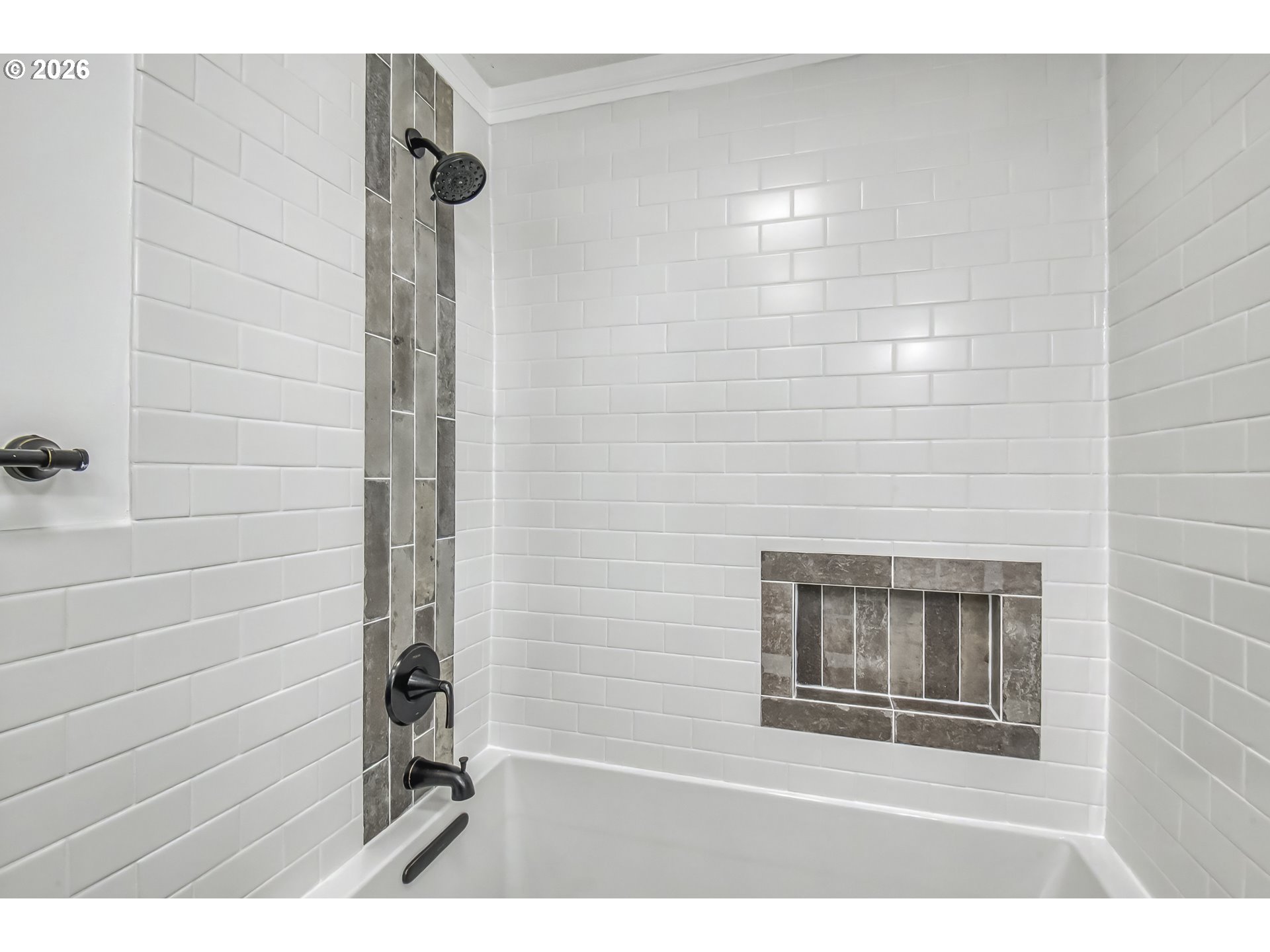 27 Southeast 85th Avenue Portland, OR 97216 - Photo 20 of 33 Gallery Image 20