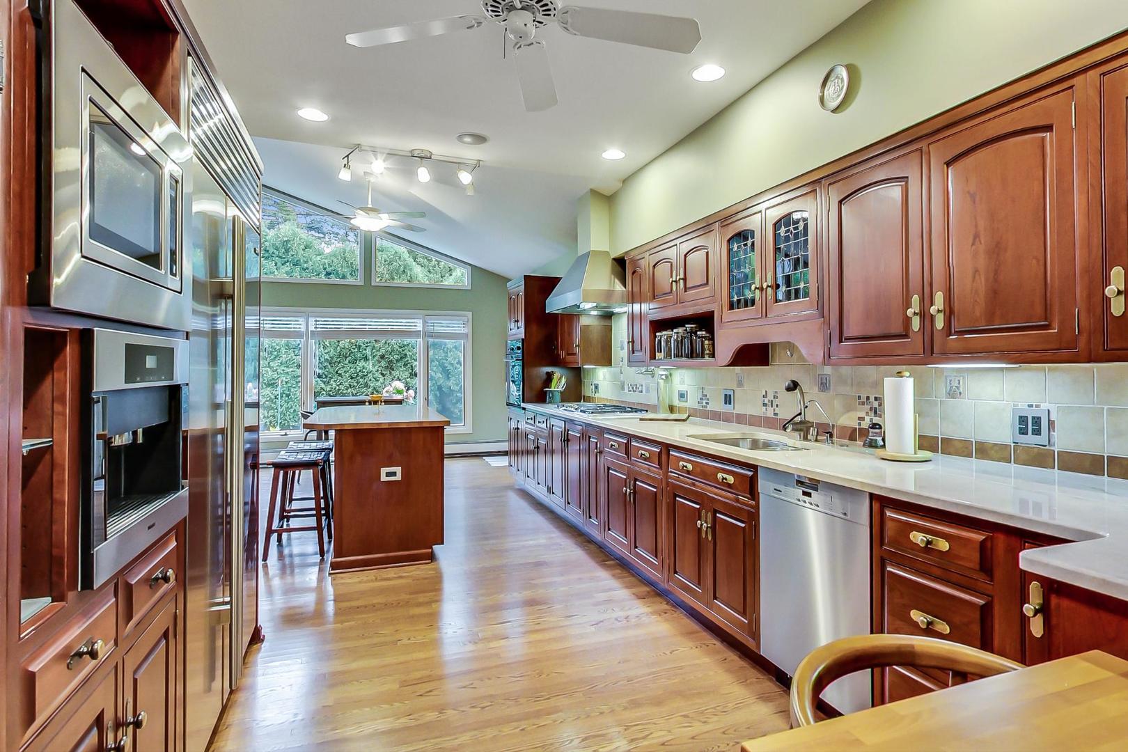 1032 Cherokee Road Wilmette, IL 60091 - Photo 11 of 35