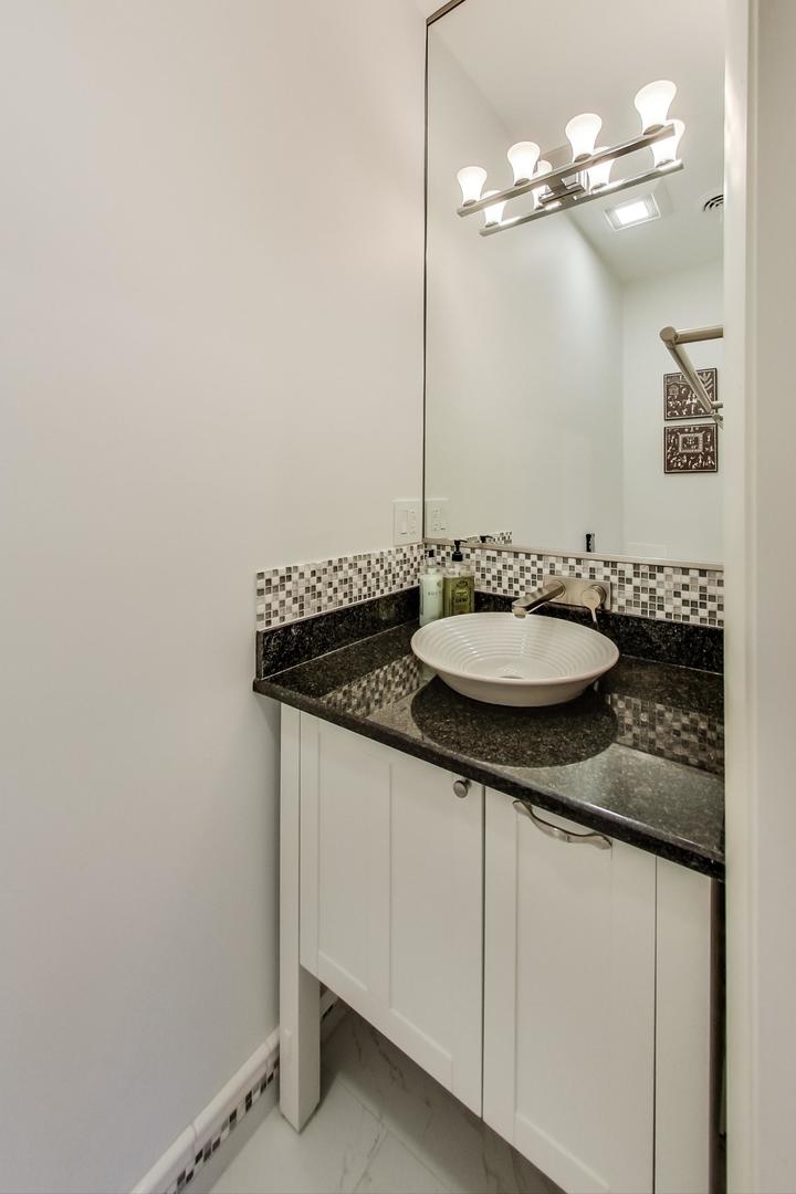 1032 Cherokee Road Wilmette, IL 60091 - Photo 18 of 35