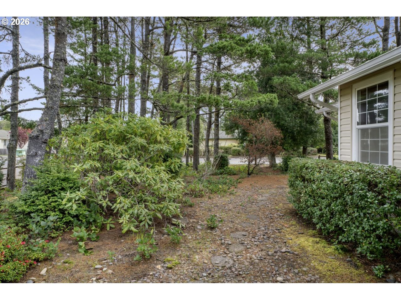 1960 40th Street Florence, OR 97439 - Photo 8 of 48