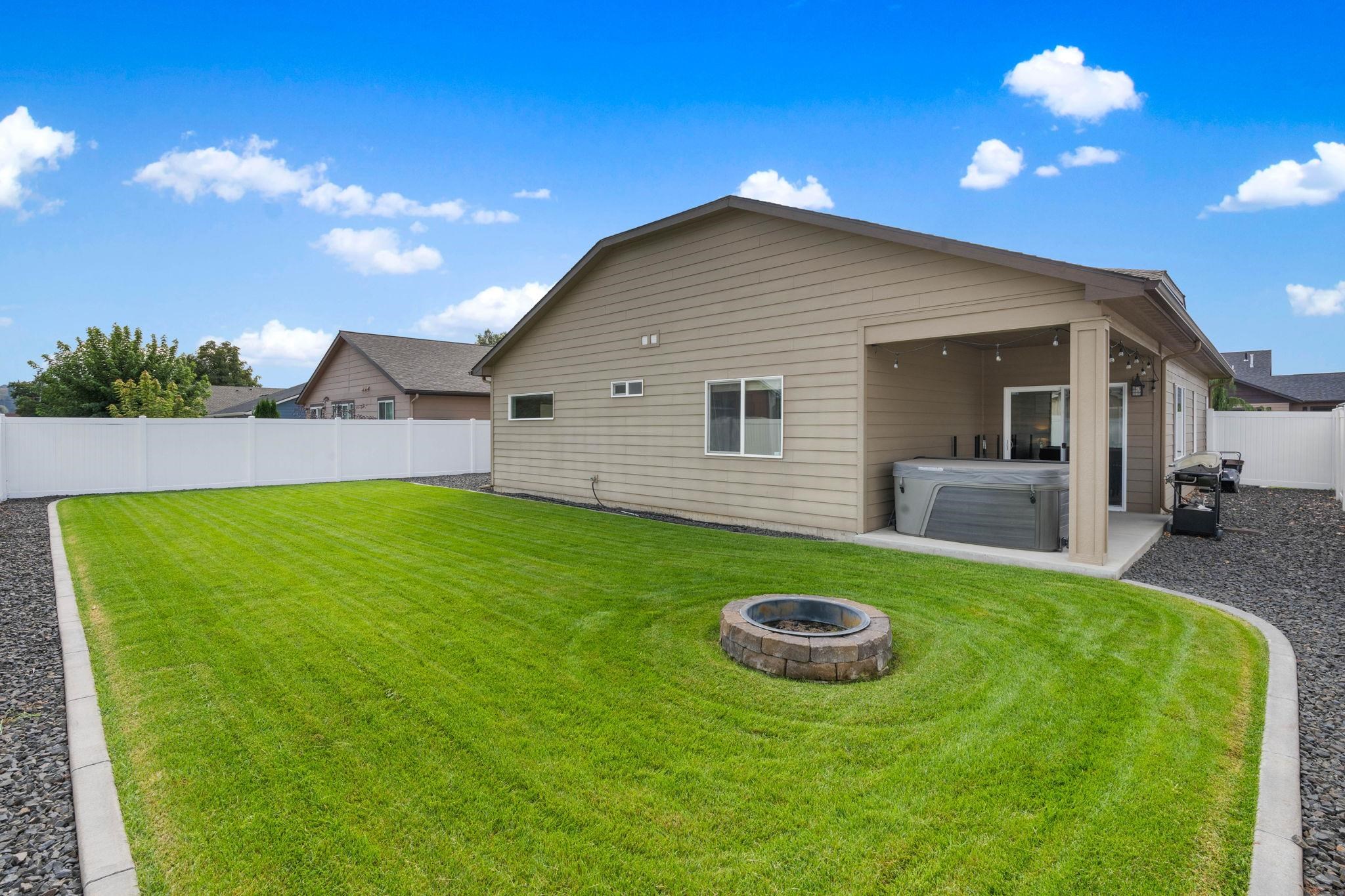 512 North Ridgemont Lane Veradale, WA 99037 - Photo 31 of 33