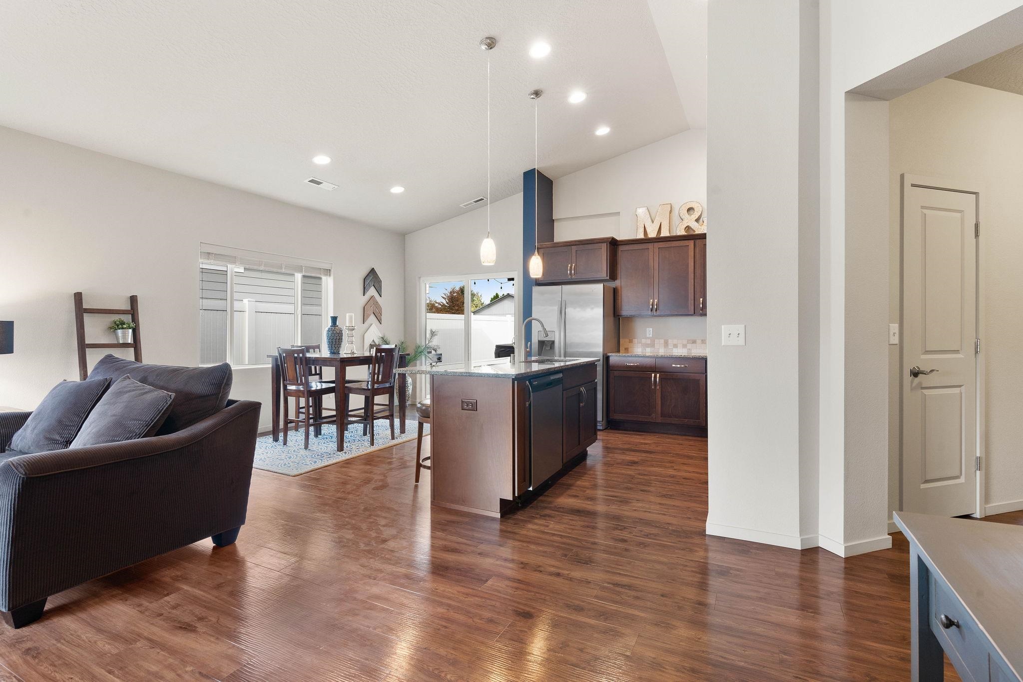 512 North Ridgemont Lane Veradale, WA 99037 - Photo 8 of 33