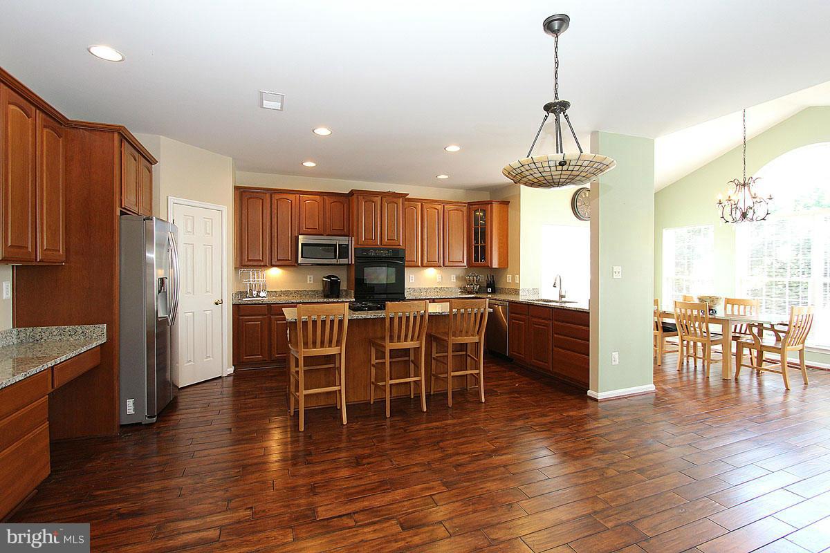14333 Ashleigh Greene Road Boyds, MD 20841 - Photo 10 of 29 Kitchen