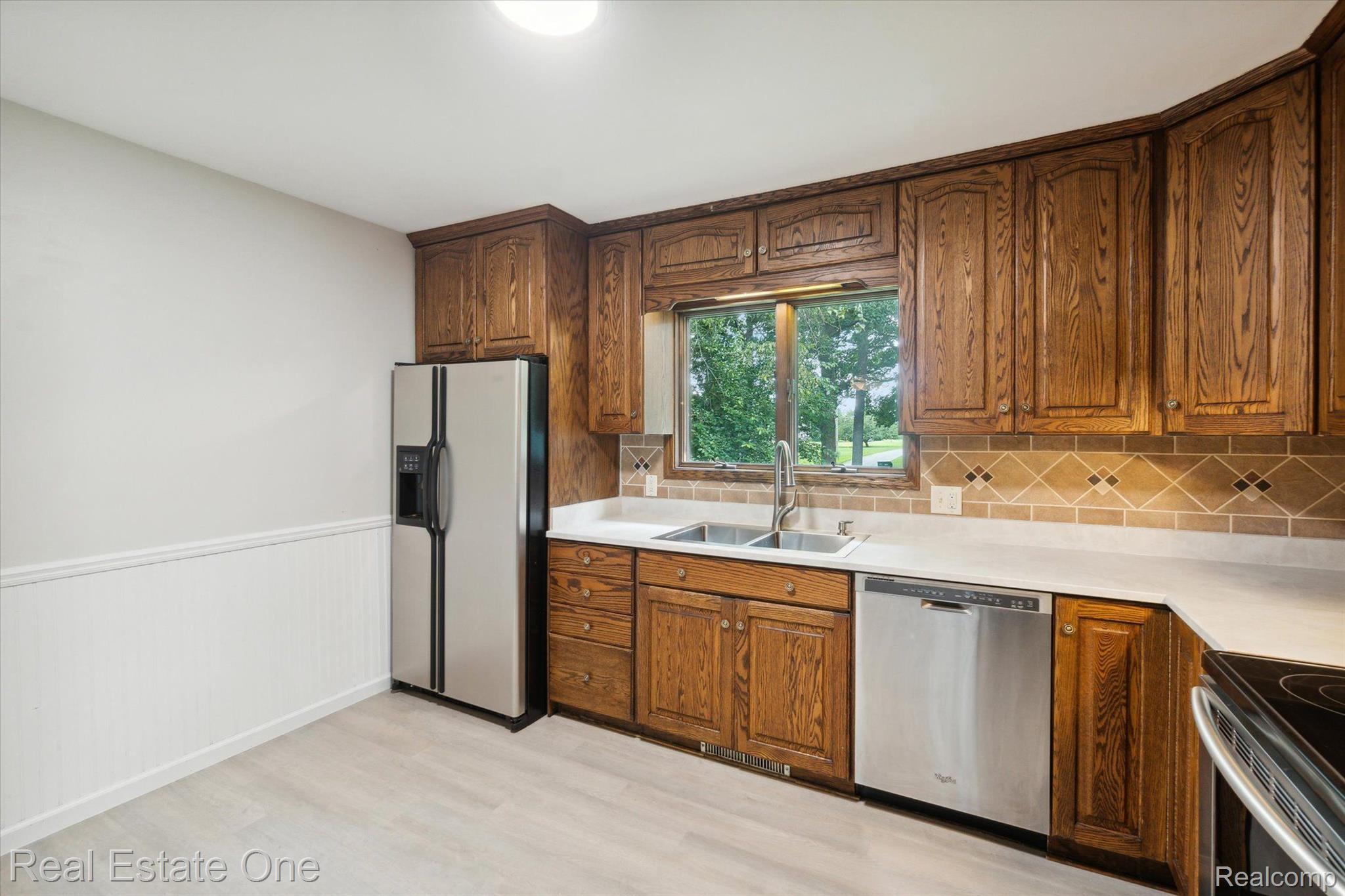 12160 Rattalee Lake Road Davisburg, MI 48350 - Photo 12 of 46 Gallery Image 12