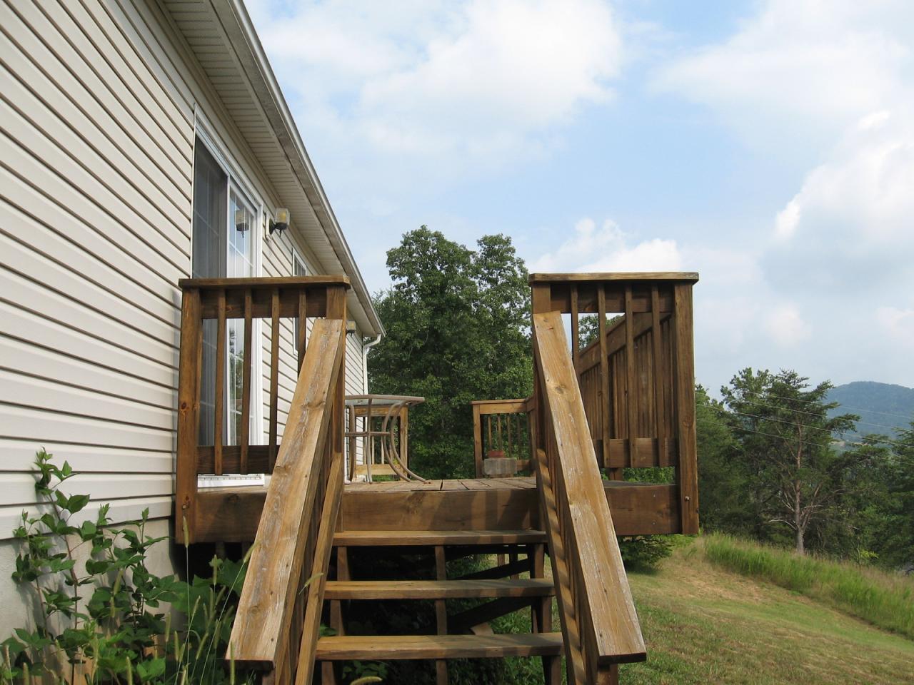 107 Crest Court Blue Ridge, VA 24064 - Photo 2 of 7 a view of outdoor space and deck