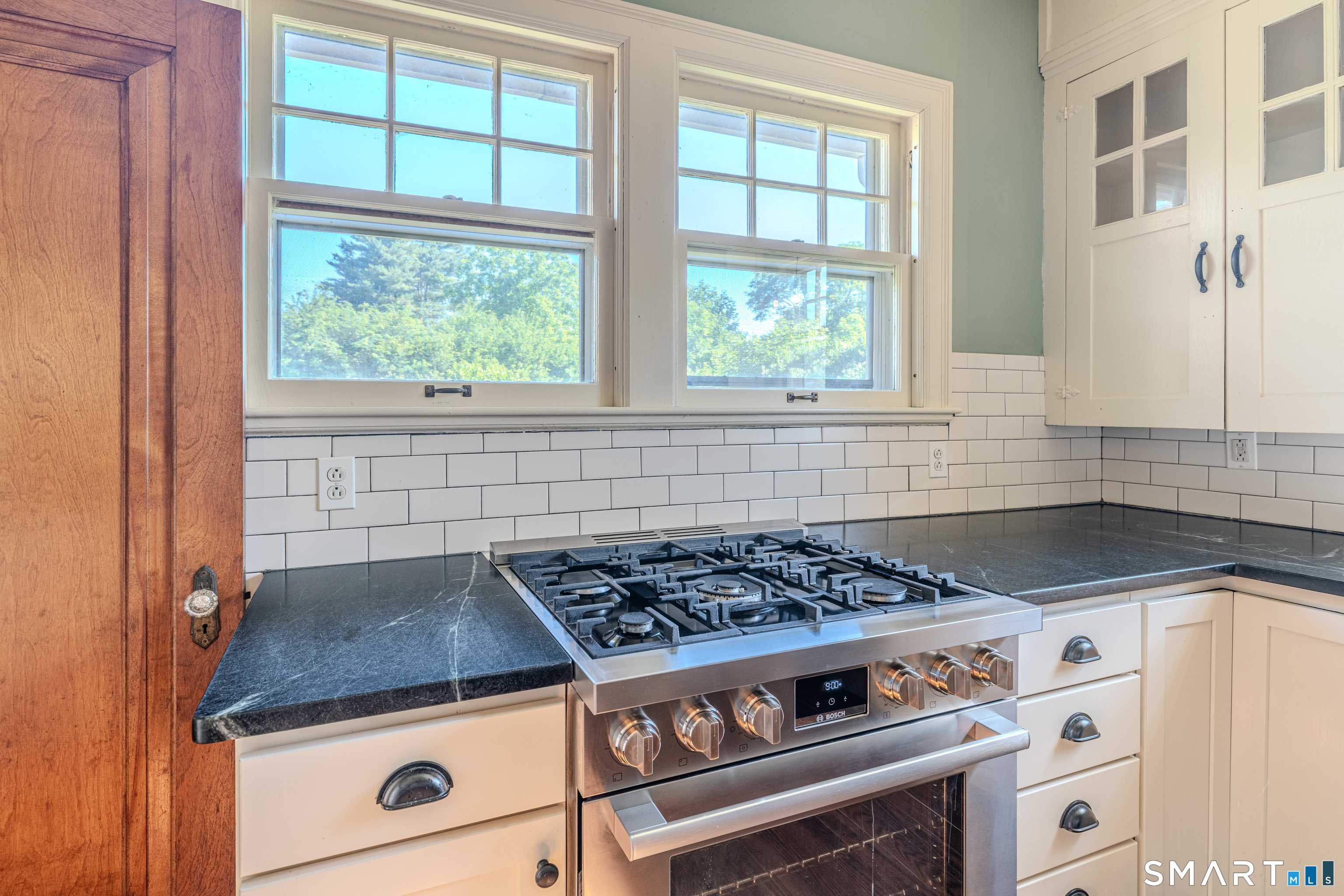 46 Bretton Road Middletown, CT 06457 - Photo 13 of 40