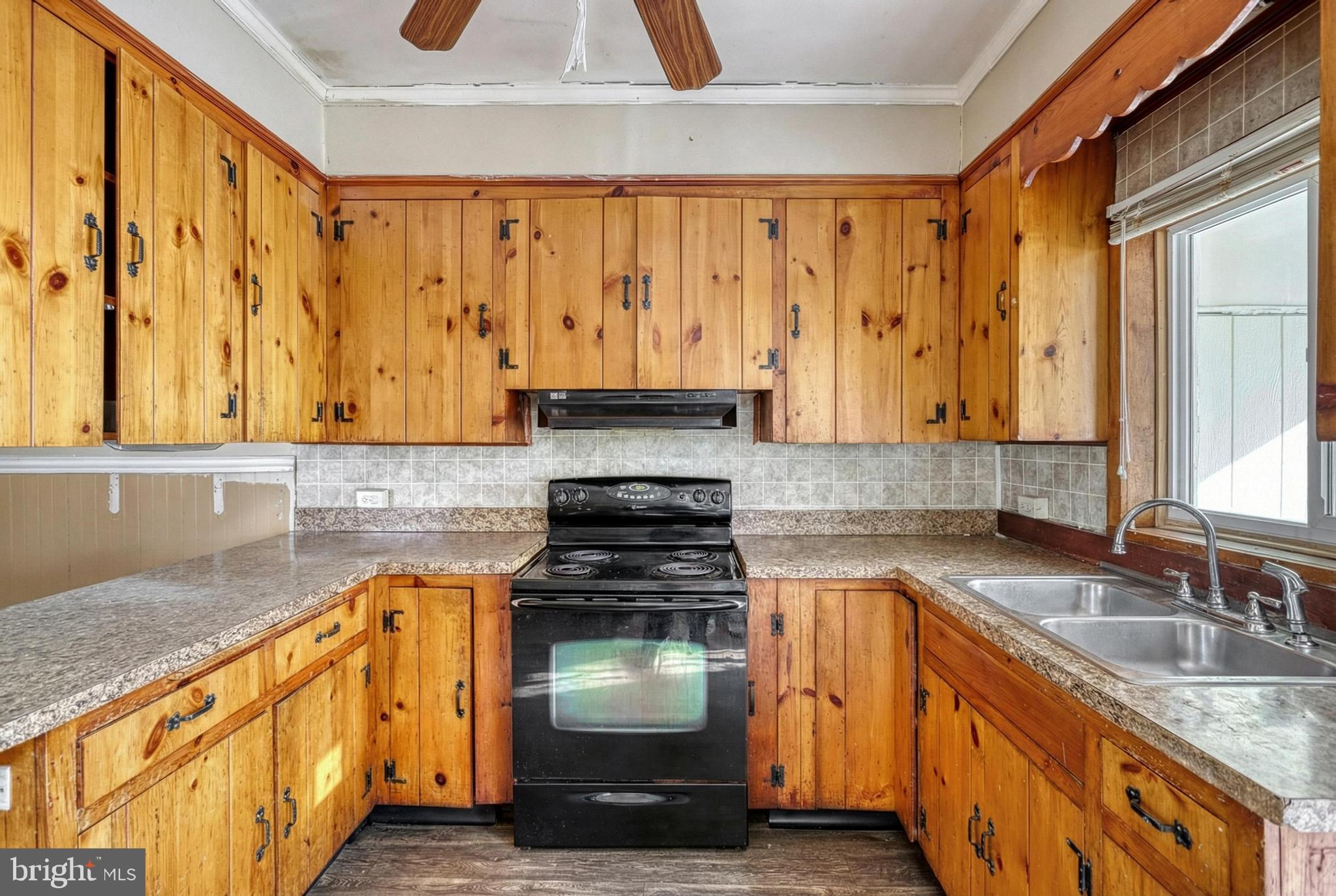 628 Chestnut Street York, PA 17403 - Photo 17 of 39