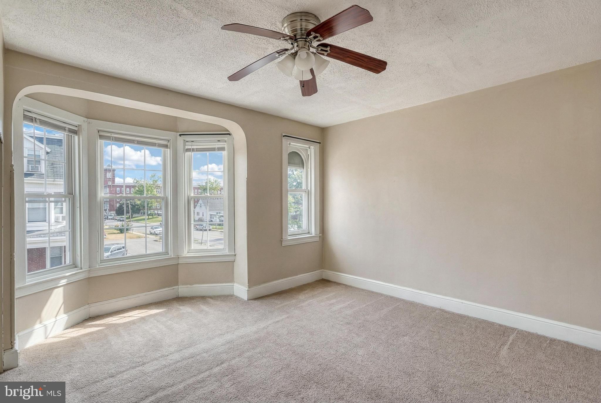 628 Chestnut Street York, PA 17403 - Photo 4 of 39