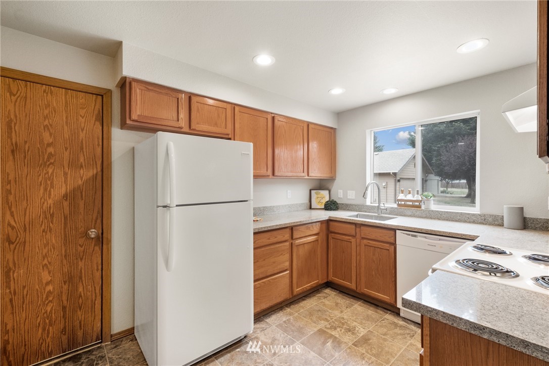 626 Rachael Place Kent, WA 98032 - Photo 5 of 14 Gallery Image 5
