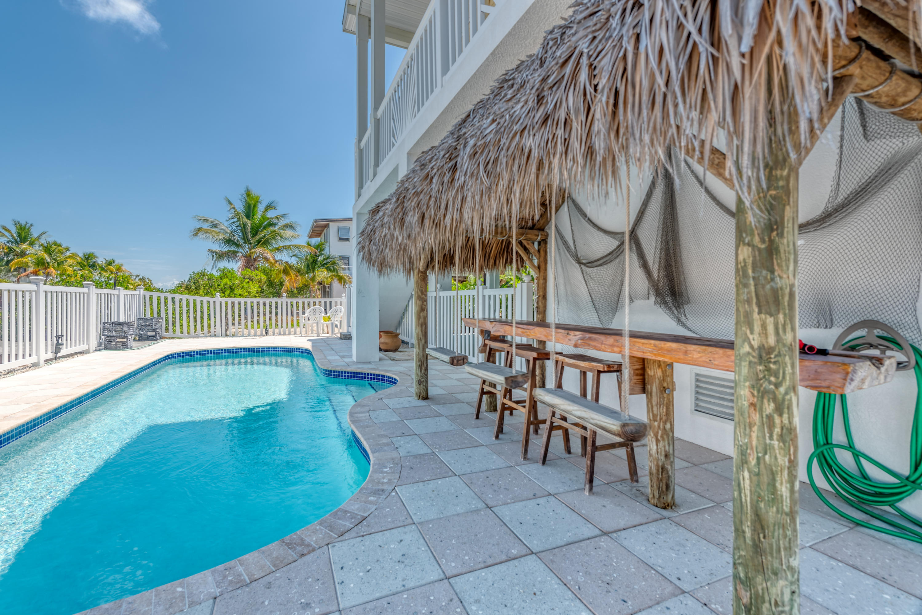 983 Indies Road Summerland Key, FL 33042 - Photo 4 of 38 038