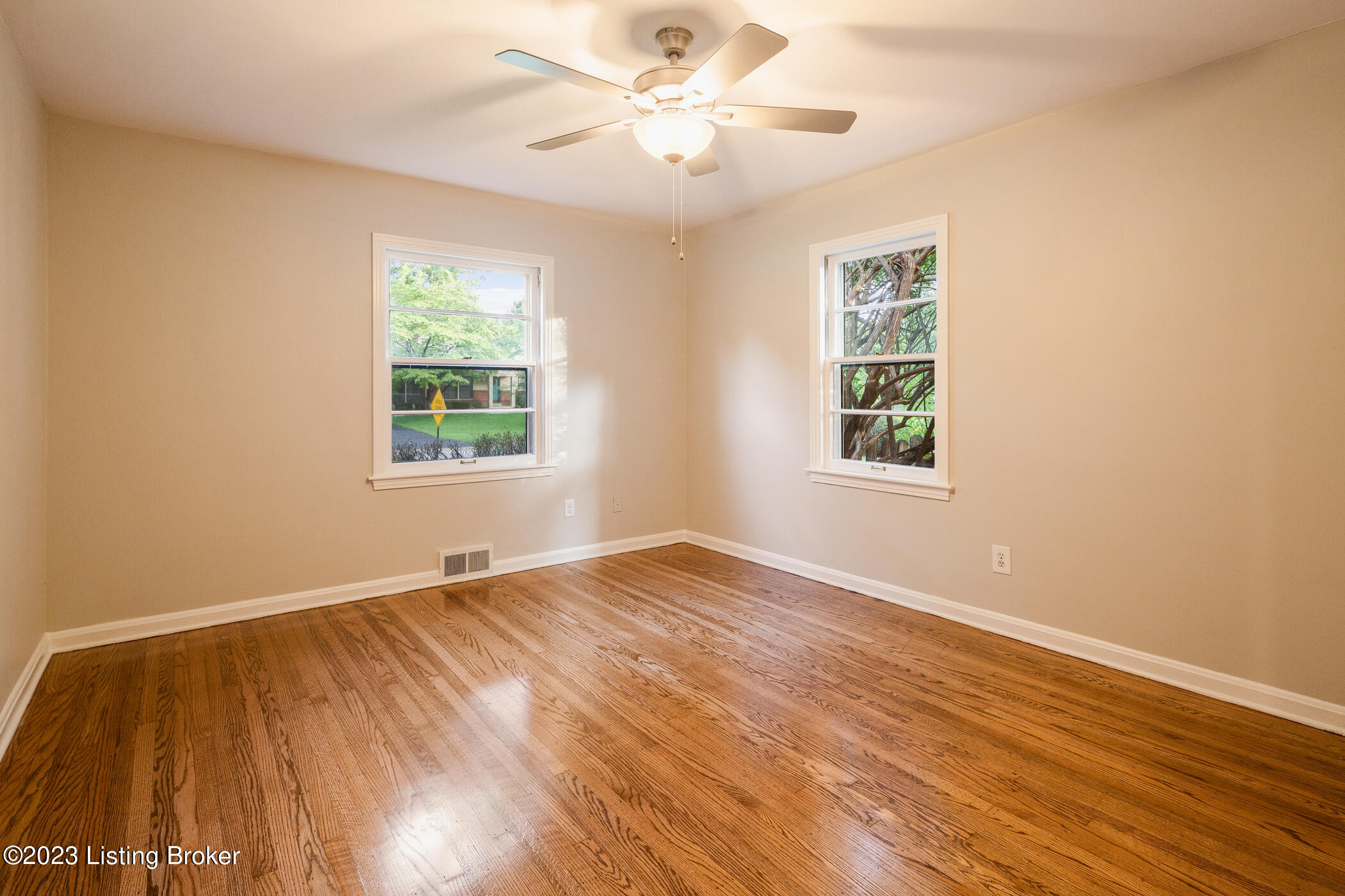 4321 Lincoln Road Louisville, KY 40220 - Photo 16 of 41 Bedroom