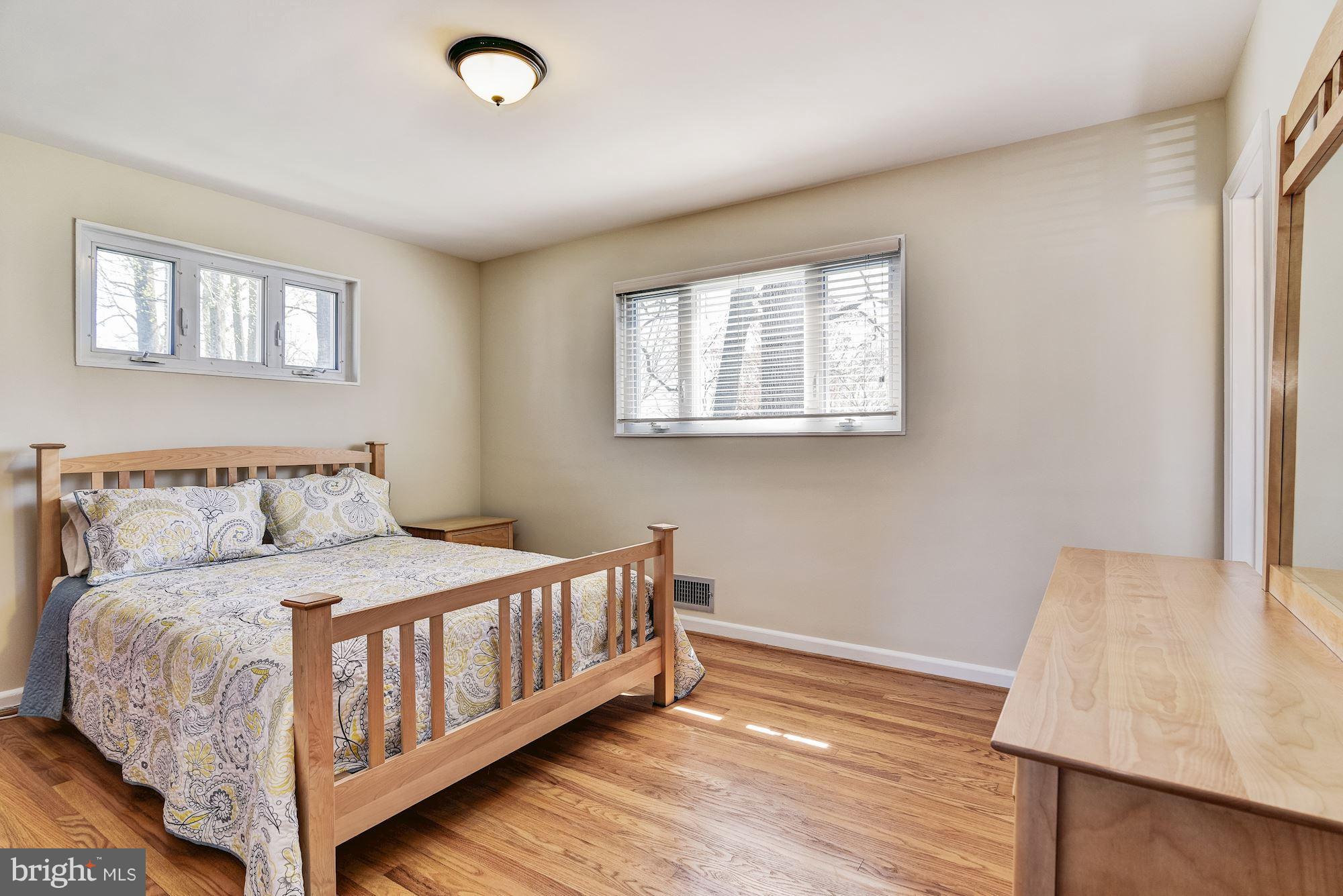 1802 Ladd Street Silver Spring, MD 20902 - Photo 12 of 29 Bath (Master)