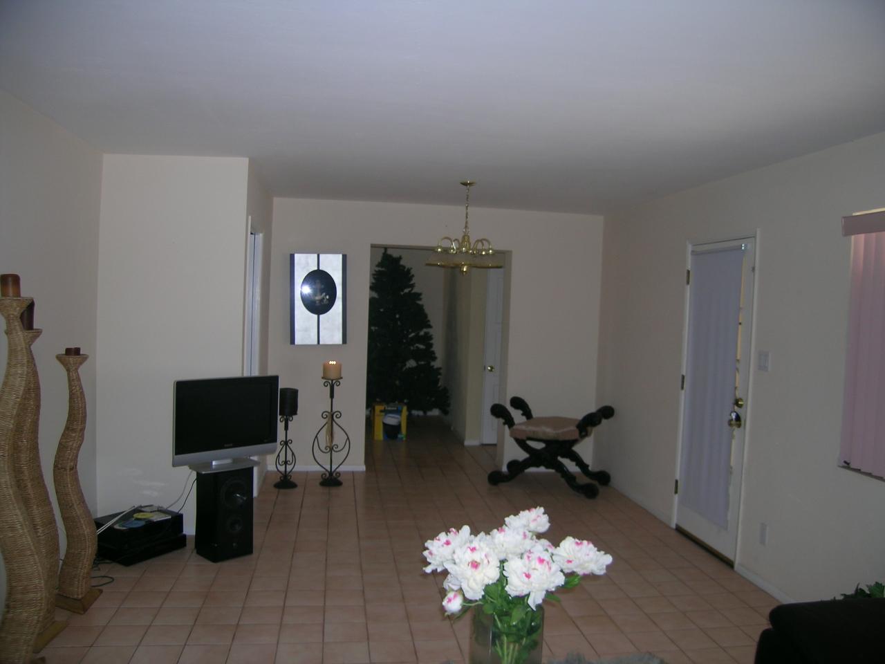 2227 West Cheery Lynn Road Phoenix, AZ 85015 - Photo 7 of 10 Livingroom-Diningroom