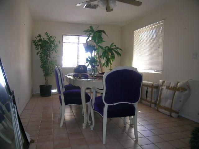 2227 West Cheery Lynn Road Phoenix, AZ 85015 - Photo 8 of 10 Family Room