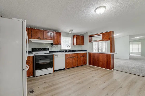$1,675 | 140 H And O Lane, Alvarado, TX 76009