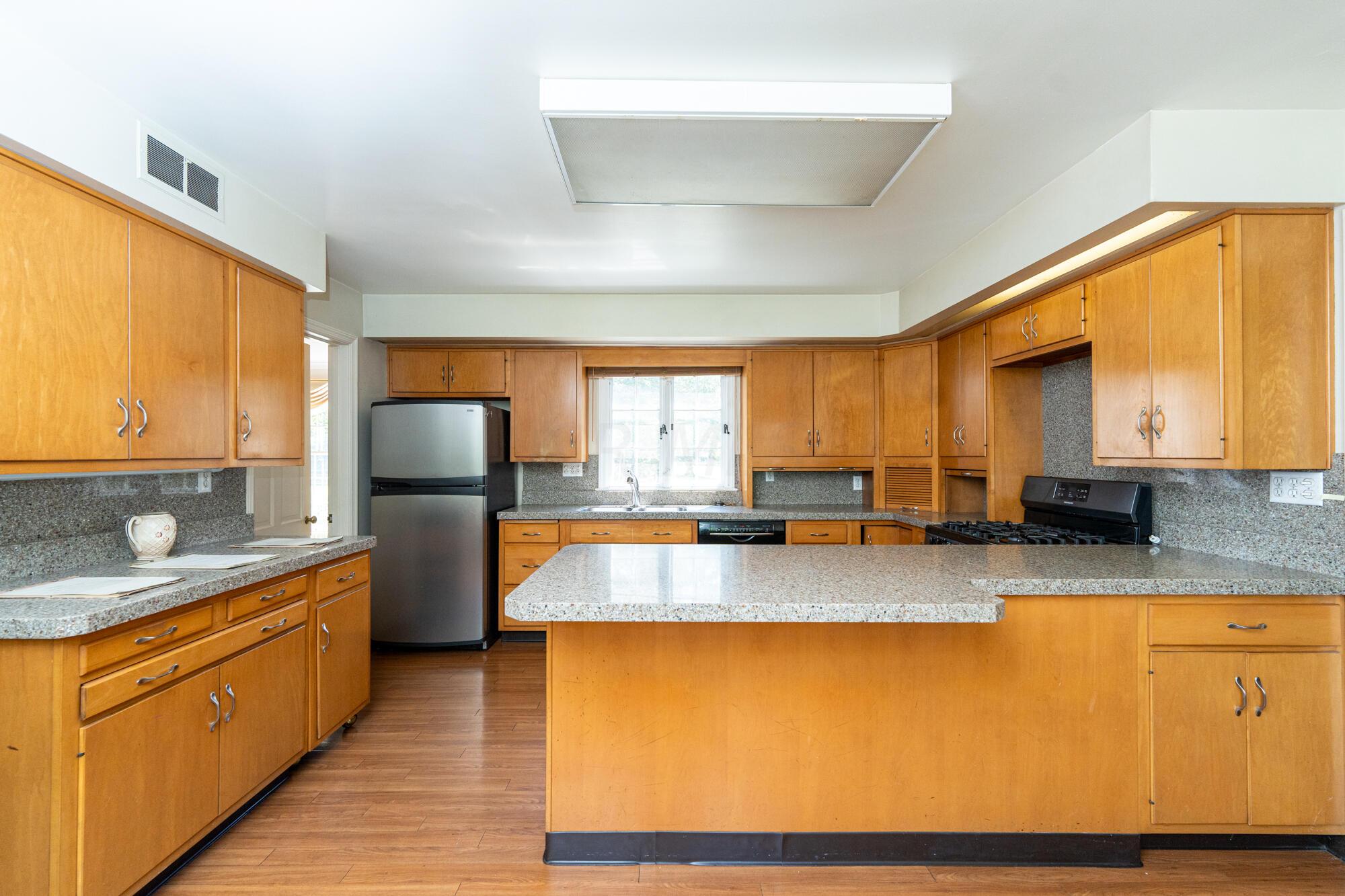 1299 Haddon Road Columbus, OH 43209 - Photo 21 of 34