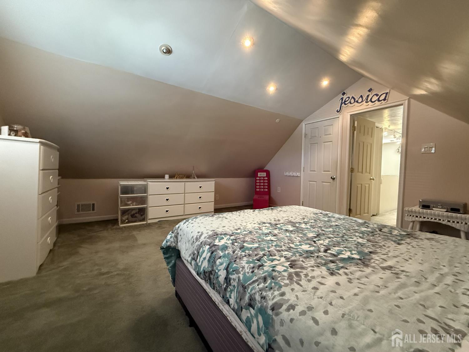 39 Stratford Road East Brunswick, NJ 08816 - Photo 14 of 26