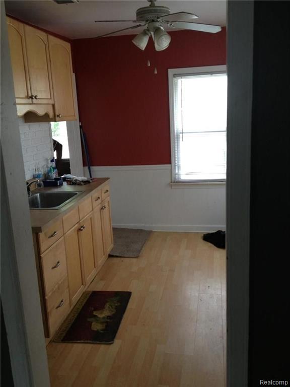 17604 Toepfer Drive Eastpointe, MI 48021 - Photo 2 of 6