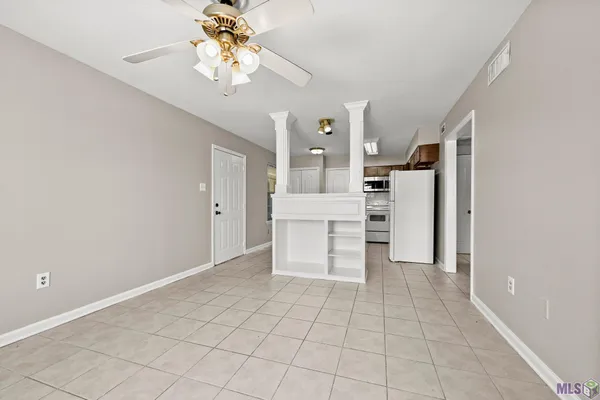 $1,000 | 445 West Parker Boulevard, Unit 4, Baton Rouge, LA 70808
