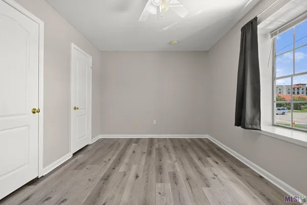 $1,000 | 445 West Parker Boulevard, Unit 4, Baton Rouge, LA 70808