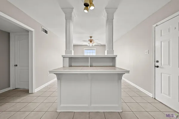 $1,000 | 445 West Parker Boulevard, Unit 4, Baton Rouge, LA 70808