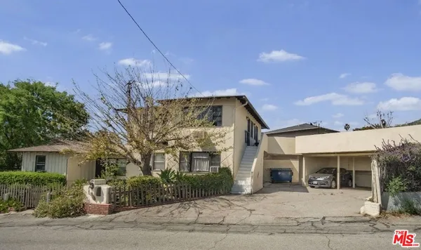 $1,300,000 | 4503 Castle Lane, La Canada Flintridge, CA 91011