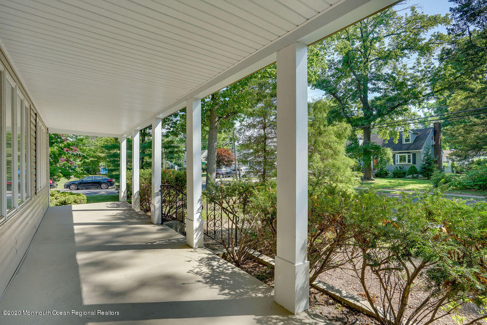 156 Whalepond Road Oakhurst, NJ 07755 - Photo 4 of 53 006_dsc01175-dsc01179