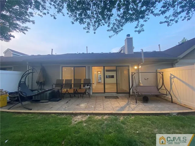 $2,200 | 340 Wycoff Way West, Unit 340, East Brunswick, NJ 08816