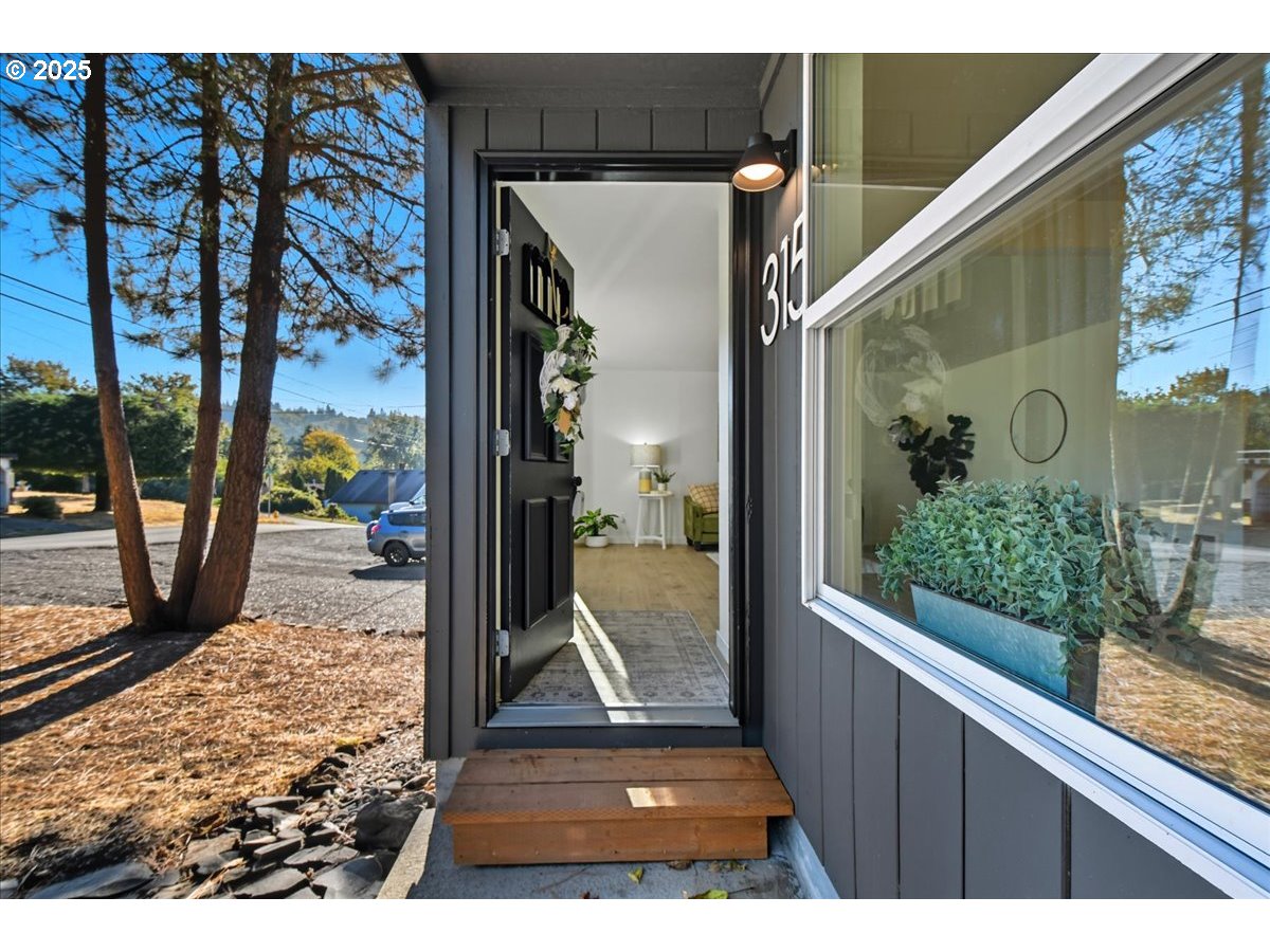 315 Fox Street Rainier, OR 97048 - Photo 5 of 31 Gallery Image 5