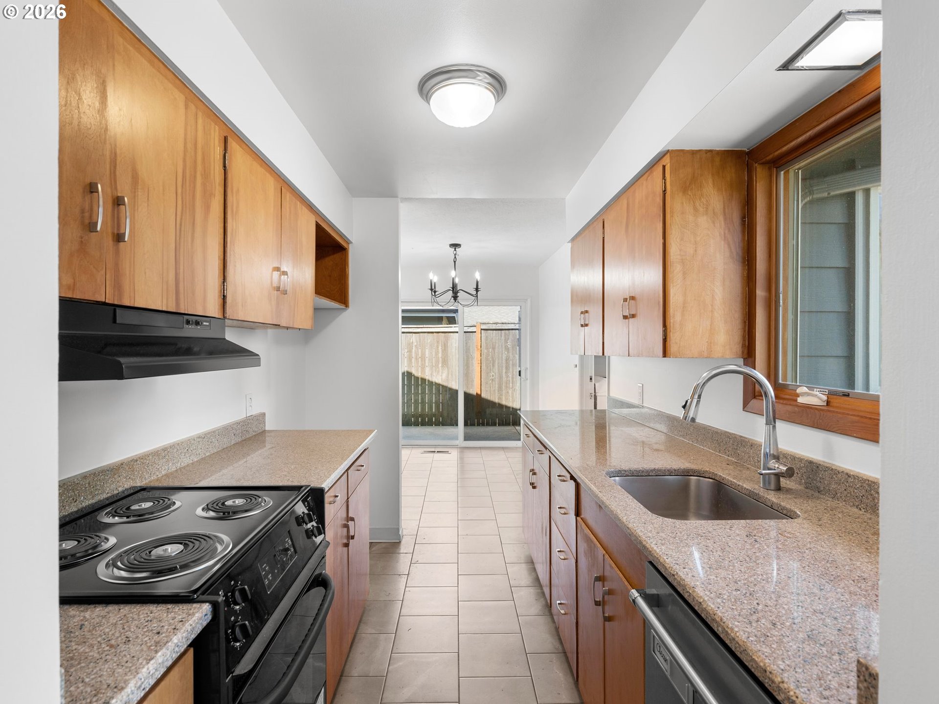 6919 Southwest 10th Avenue Portland, OR 97219 - Photo 12 of 29