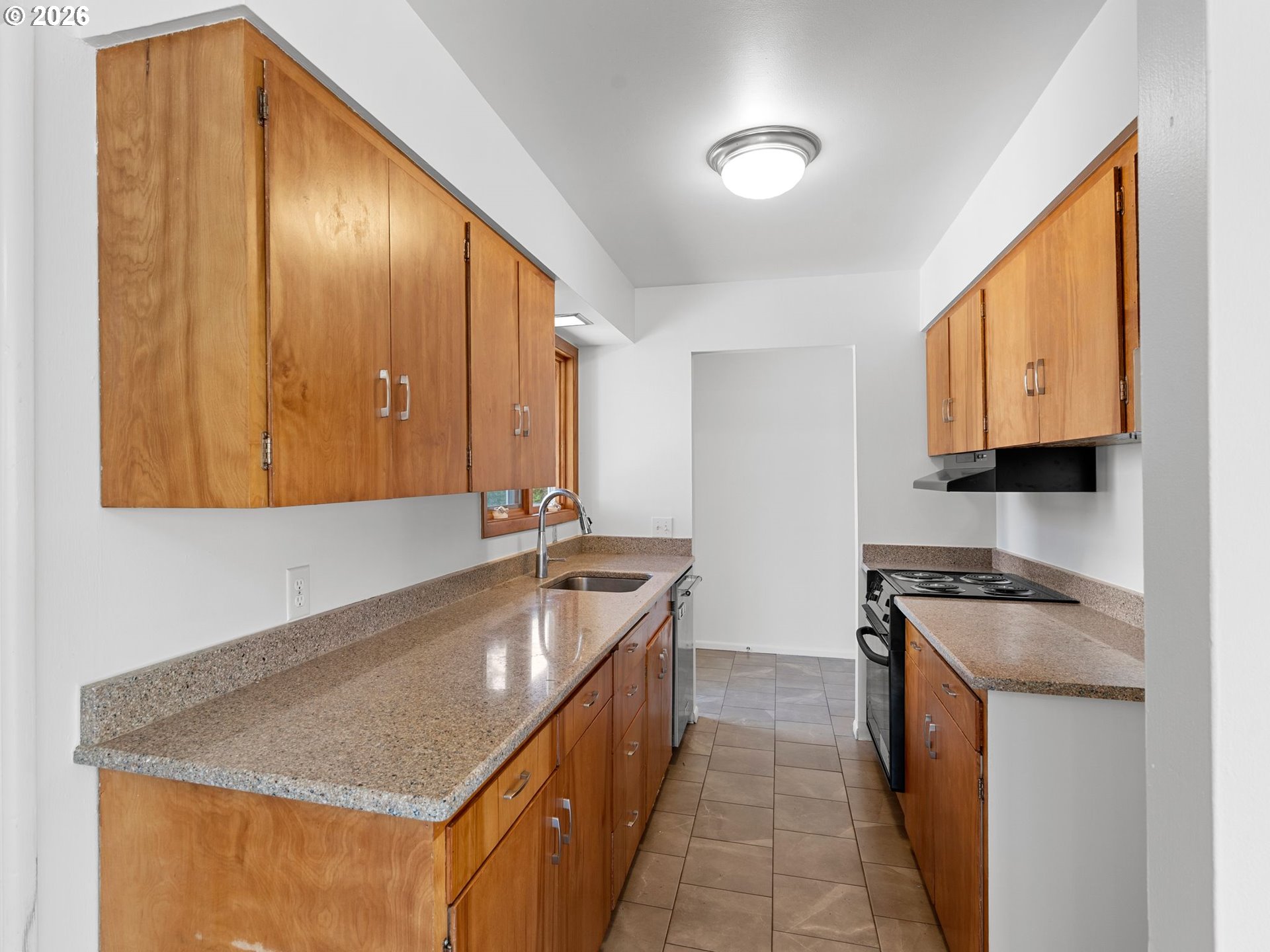 6919 Southwest 10th Avenue Portland, OR 97219 - Photo 13 of 29