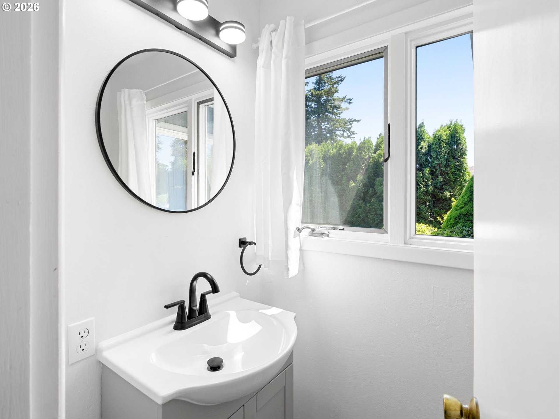 6919 Southwest 10th Avenue Portland, OR 97219 - Photo 18 of 29