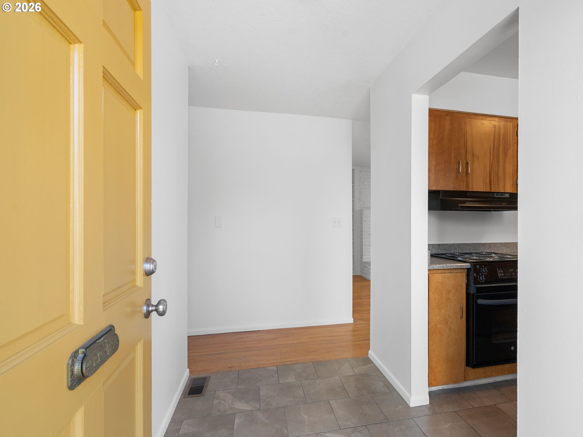 6919 Southwest 10th Avenue Portland, OR 97219 - Photo 3 of 29