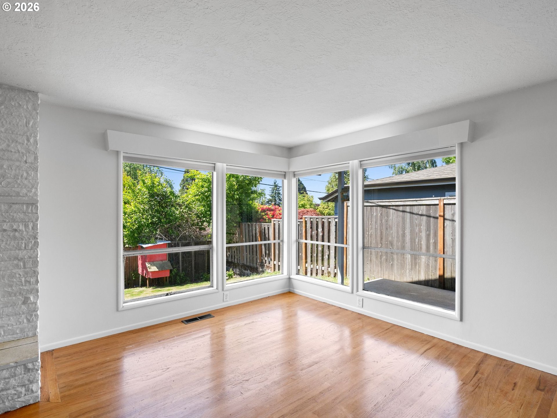 6919 Southwest 10th Avenue Portland, OR 97219 - Photo 5 of 29