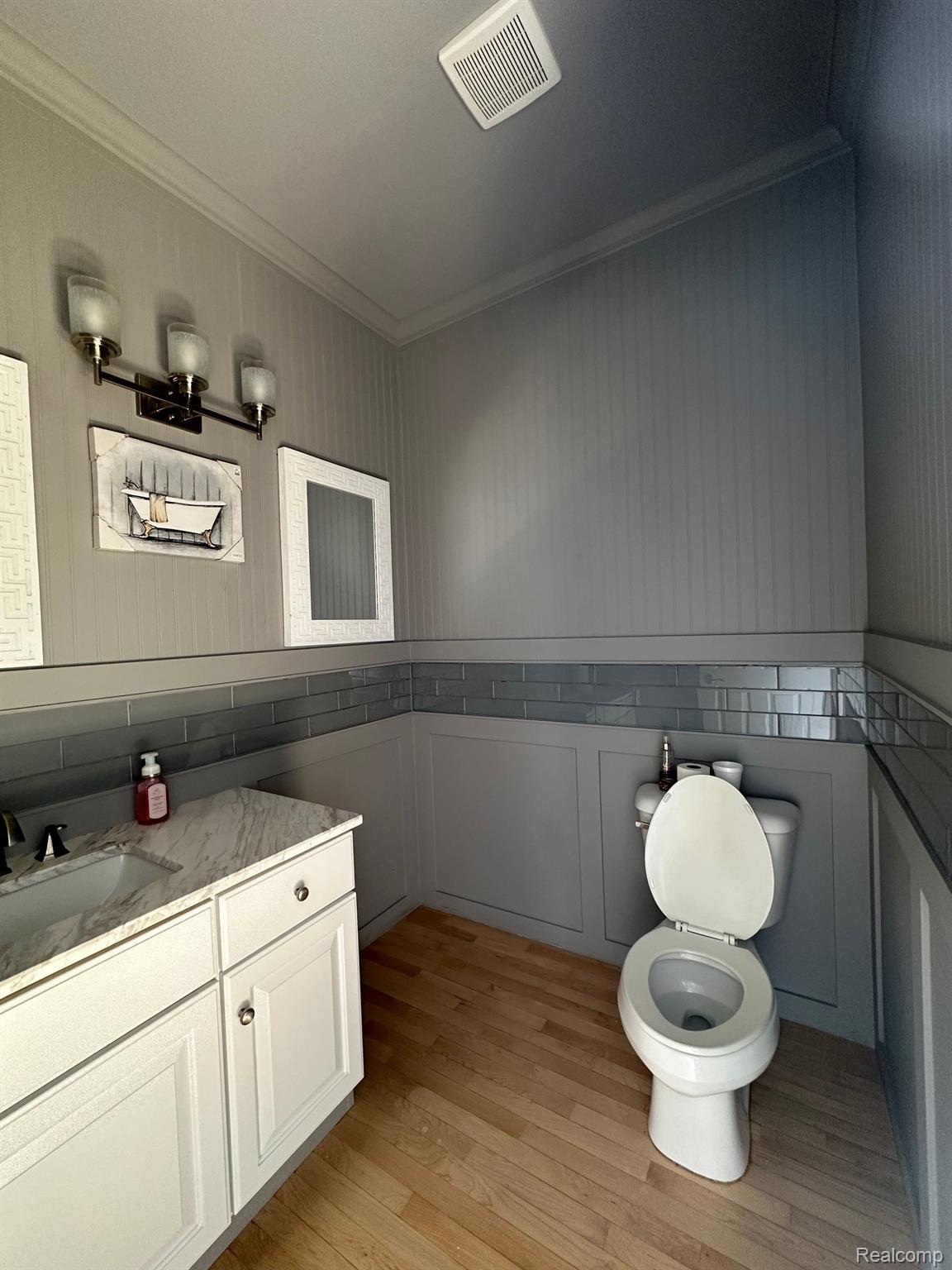 1339 Kentfield Drive Rochester, MI 48307 - Photo 10 of 64 1/2 bath first floor