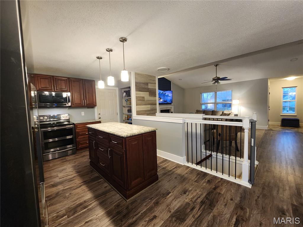 130 Emerald Way East Granite City, IL 62040 - Photo 8 of 38